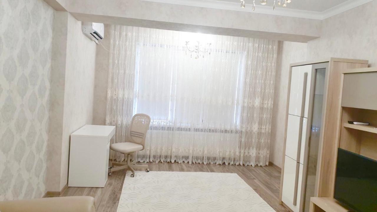 Center Apartment On Albisoara Street Chisinau Exterior photo