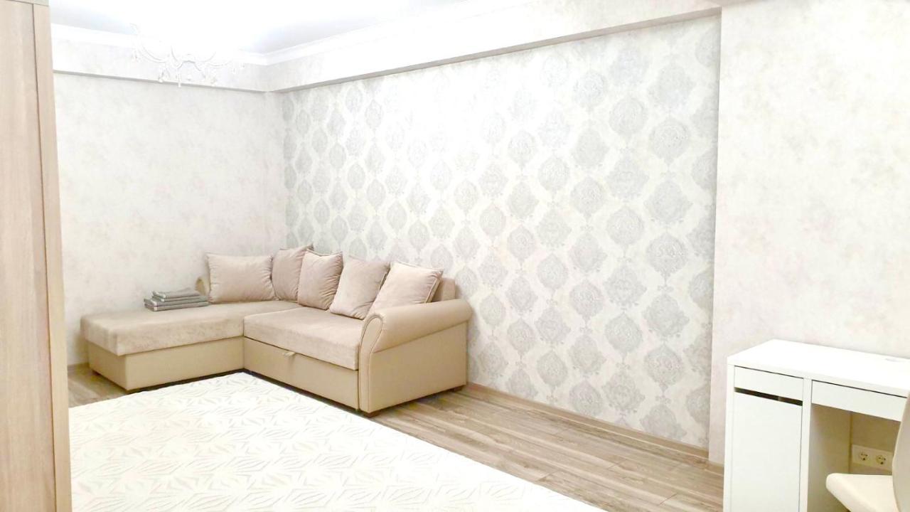 Center Apartment On Albisoara Street Chisinau Exterior photo